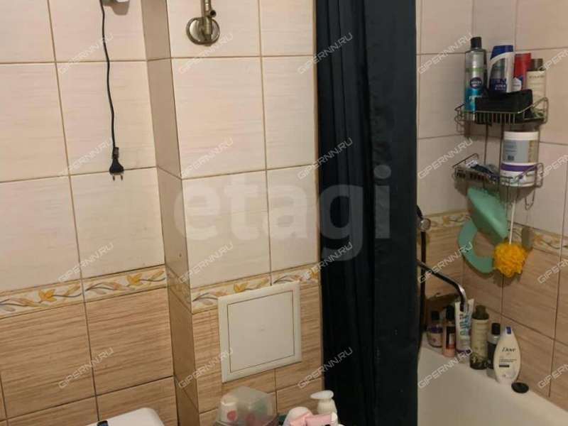 двухкомнатная квартира на улице 40 лет Октября дом 16а