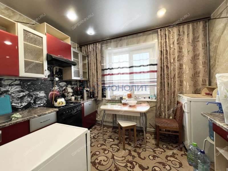 трёхкомнатная квартира на Красноуральской улице дом 1А