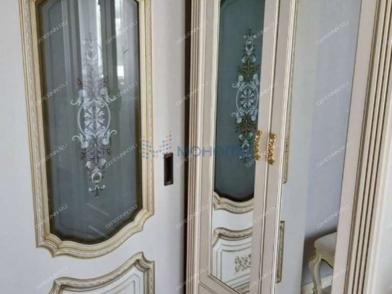 трёхкомнатная квартира на улице Верхнепечёрская дом 8