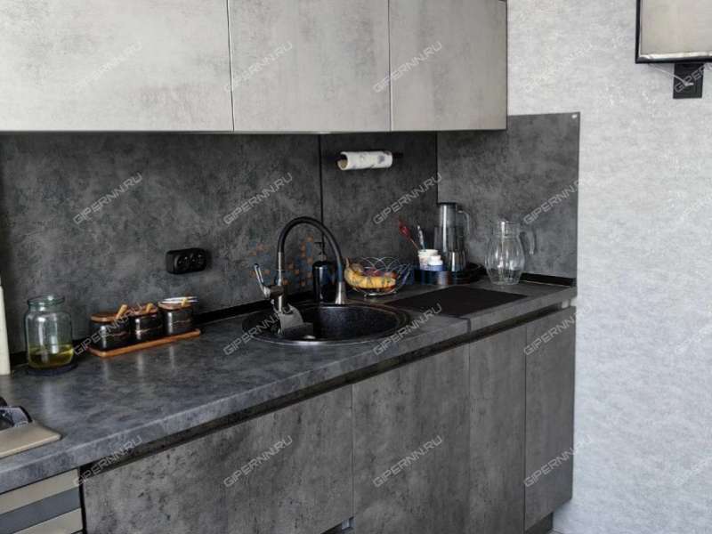 трёхкомнатная квартира на улице Коминтерна дом 16