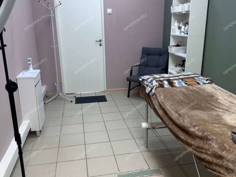 помещение под помещение свободного назначения, недвижимость под салоны красоты на Олимпийском проспекте