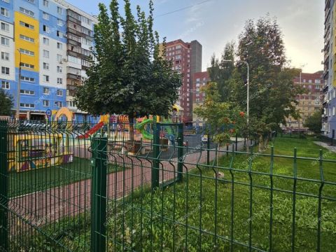 3-komnatnaya-ul-verhnepecherskaya-d-7-k2 фото