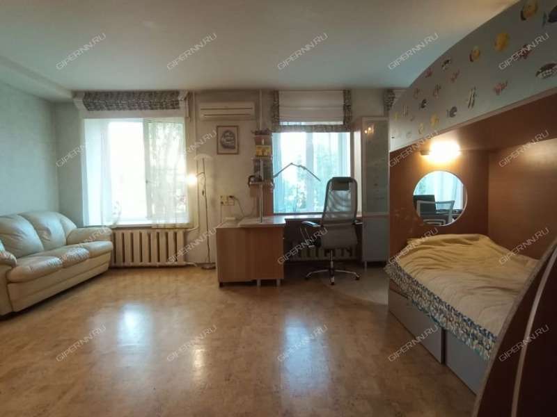 трёхкомнатная квартира на улице Максима Горького дом 232