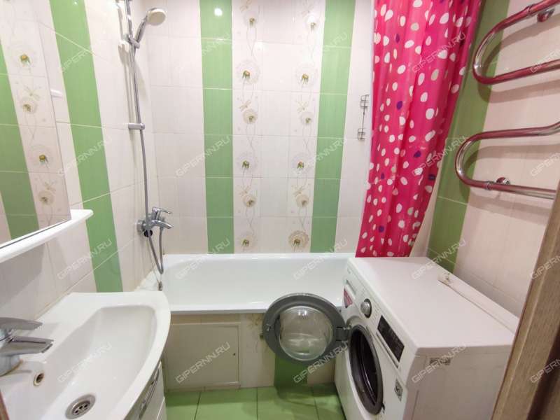 двухкомнатная квартира в 2-м микрорайоне дом 4 город Кстово