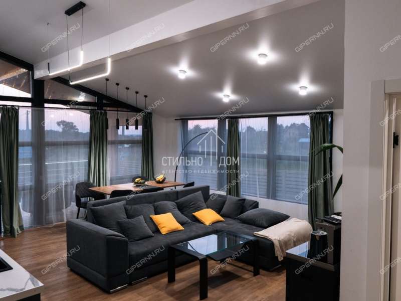 дом на улице Цветочная село Безводное