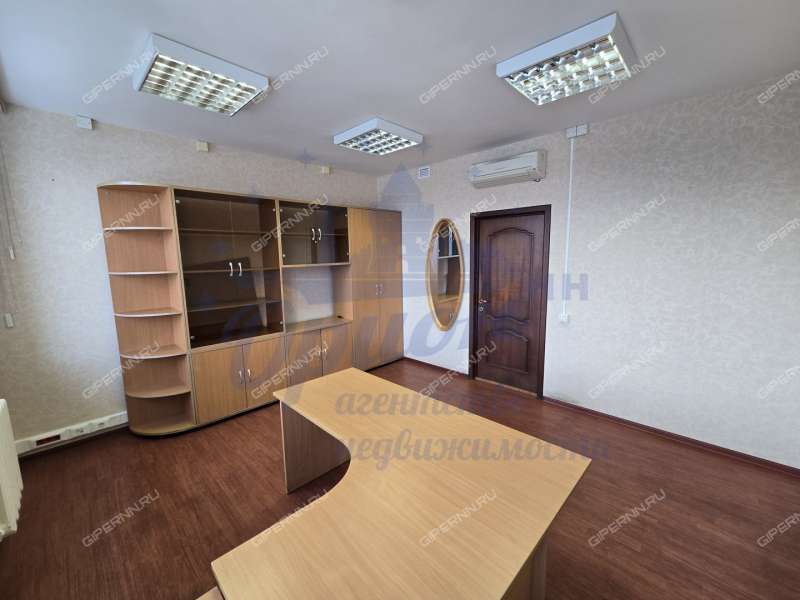 помещение под помещение свободного назначения на Торфяной улице