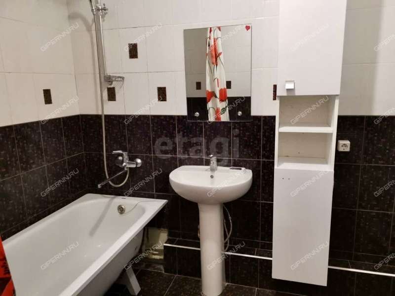 двухкомнатная квартира на улице Родионова дом 27