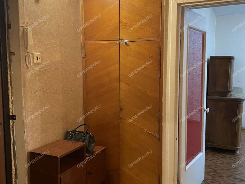 двухкомнатная квартира на бульваре 60-летия Октября дом 9