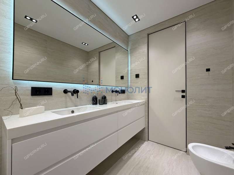 четырёхкомнатная квартира на Сенной площади дом 1