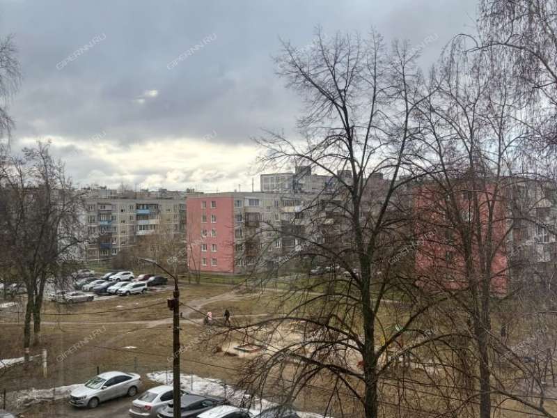 трёхкомнатная квартира на улице Героя Шнитникова дом 8