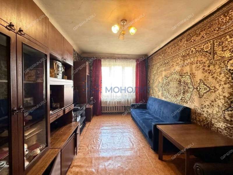 комната в доме 4 на площади Революции