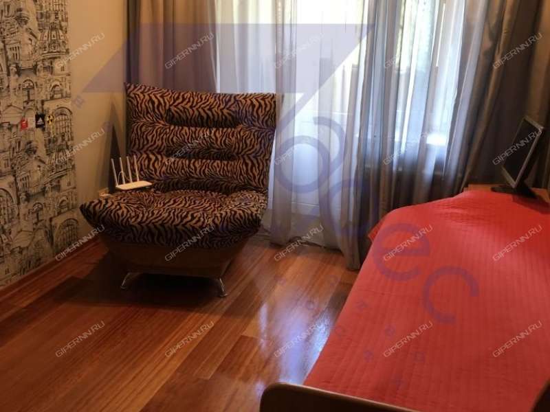 трёхкомнатная квартира на улице Генкиной дом 102