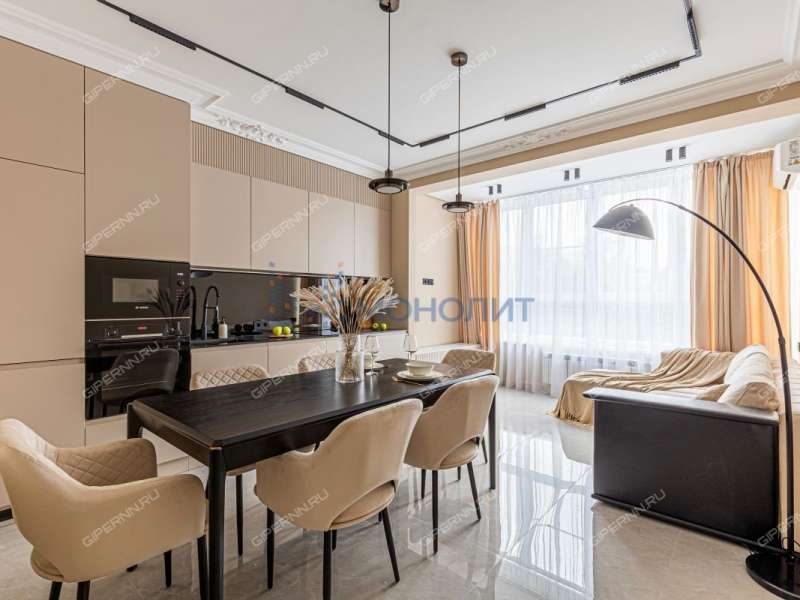 четырёхкомнатная квартира на Сенной площади дом 1