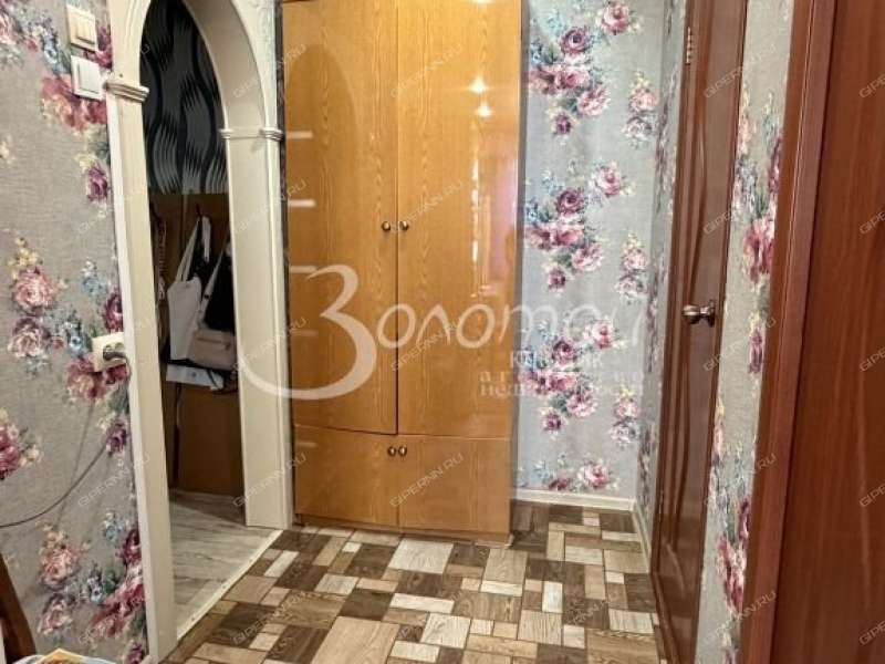двухкомнатная квартира на проспекте Бусыгина дом 19