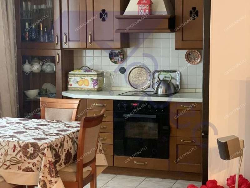 трёхкомнатная квартира на улице Генкиной дом 102