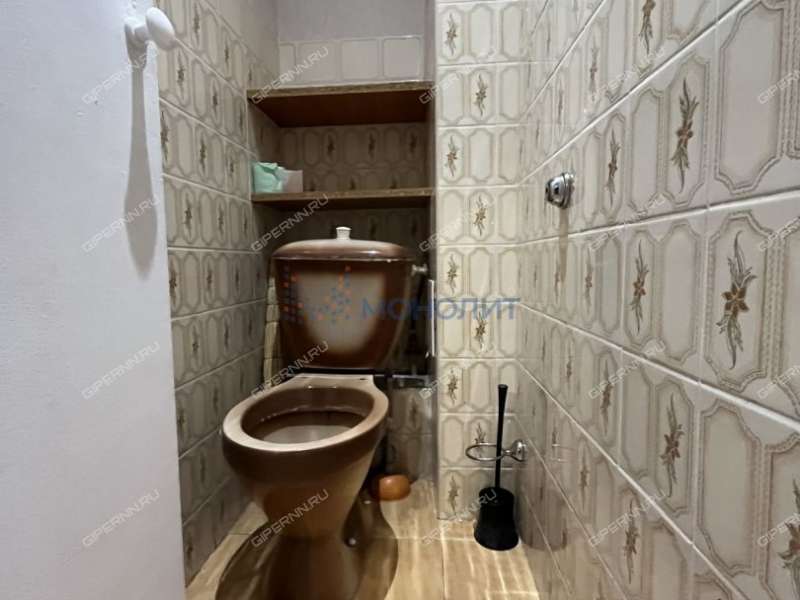 двухкомнатная квартира на улице Верхнепечёрская дом 12