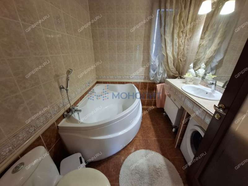 трёхкомнатная квартира на улице Октябрьской Революции дом 60