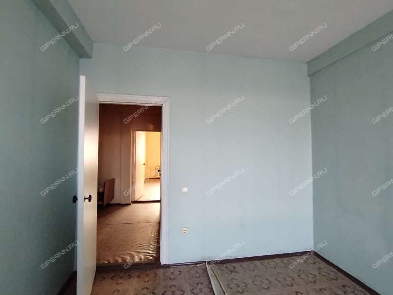 трёхкомнатная квартира в переулке Первостроителей дом 5 город Кстово