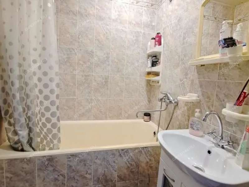 двухкомнатная квартира на улице Краснодонцев дом 19