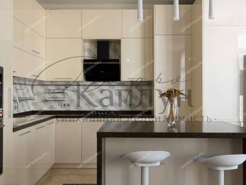 четырёхкомнатная квартира на улице Максима Горького дом 77