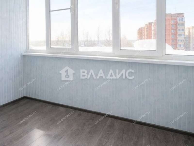 трёхкомнатная квартира на Красноуральской улице дом 3А