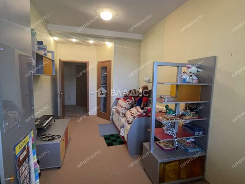 трёхкомнатная квартира на улице Ефремова дом 4