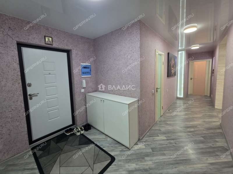 трёхкомнатная квартира на Белозерской улице дом 4