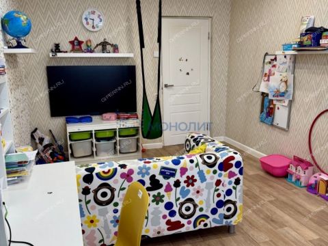 4-komnatnaya-ul-strokina-d-18 фото