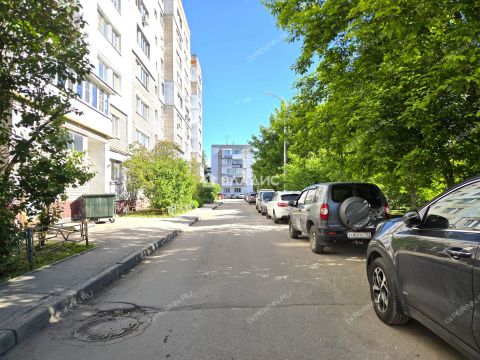 3-komnatnaya-ul-kashhenko-d-25 фото