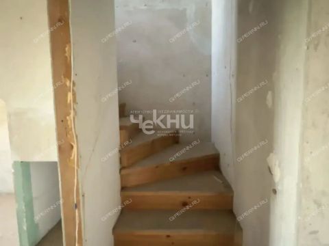 5-komnatnaya-ul-rodionova-d-180-k-1 фото