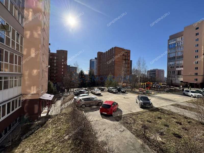 трёхкомнатная квартира на улице Александра Хохлова дом 1