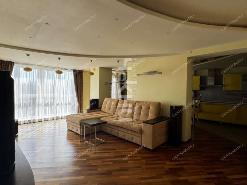 трёхкомнатная квартира на Лукерьинской улице дом 5 город Кстово