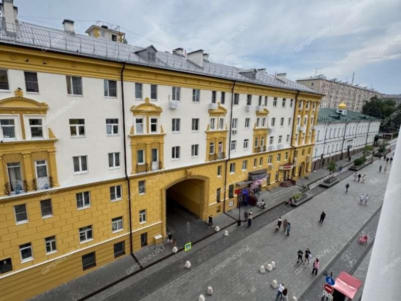 трёхкомнатная квартира на Большой Покровской улице дом 35а
