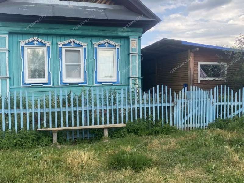 дом на улице Октябрьская село Великовское