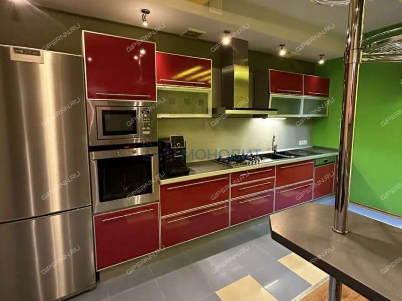 трёхкомнатная квартира на улице Коминтерна дом 127