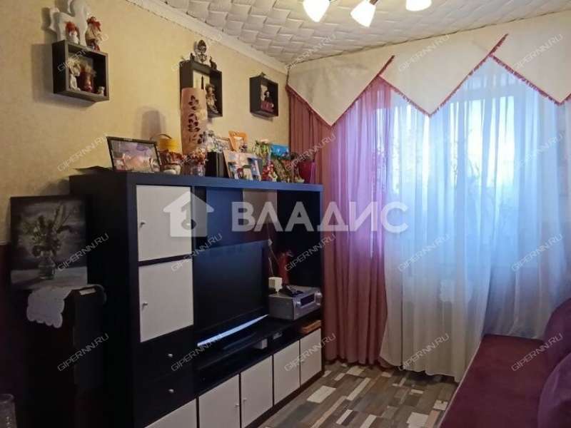 четырёхкомнатная квартира на Артельной улице дом 10А