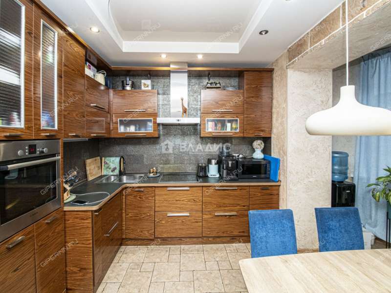 трёхкомнатная квартира на улице Тимирязева дом 7 к1