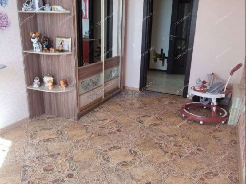 трёхкомнатная квартира на проспекте Гагарина дом 99 к1