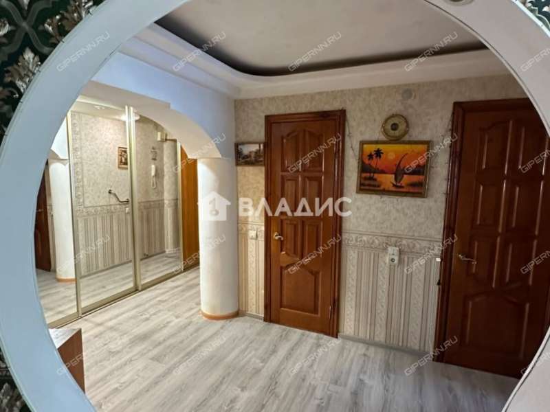 трёхкомнатная квартира на Кстовской улице дом 23 город Кстово
