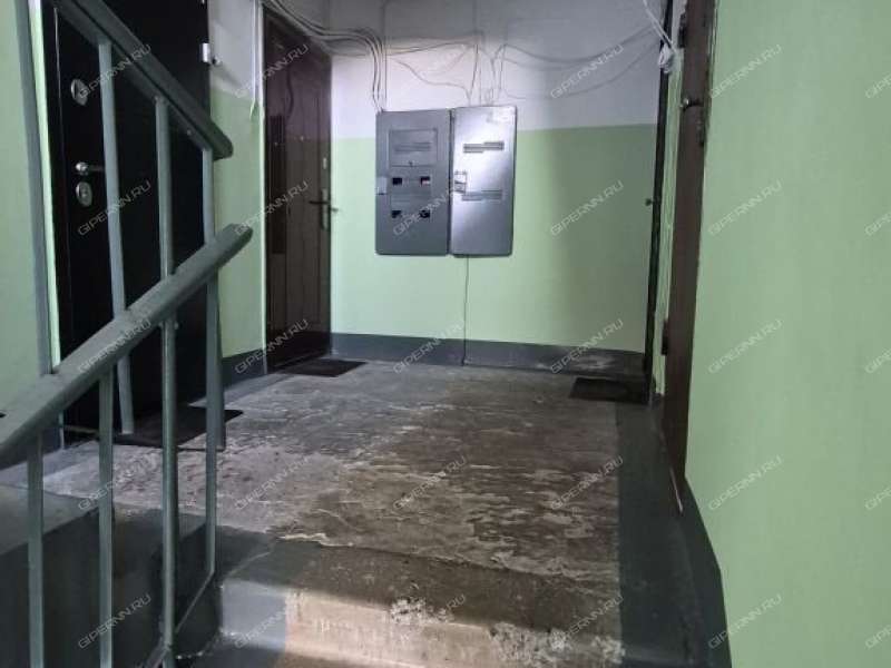 трёхкомнатная квартира на улице Юлиуса Фучика дом 21