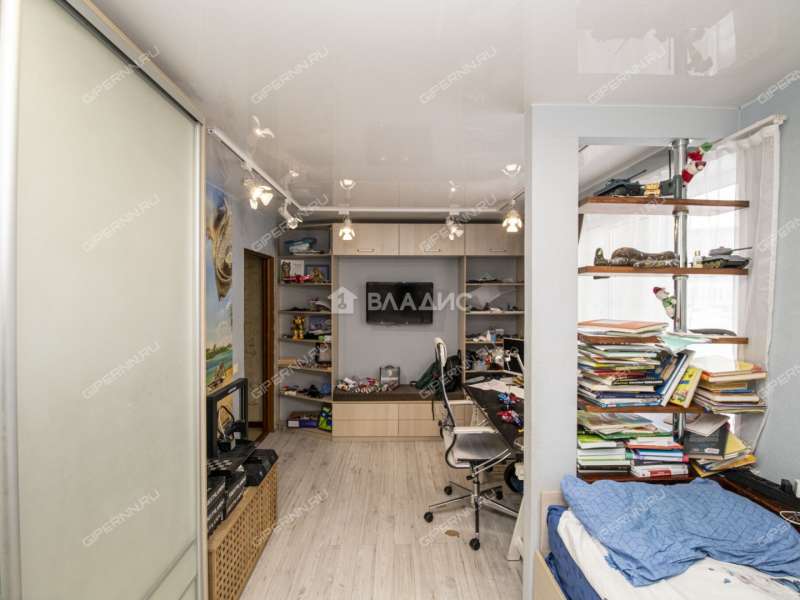 трёхкомнатная квартира на улице Карла Маркса дом 52