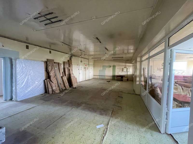 помещение под помещение свободного назначения, торговую площадь на Садовой улице село Работки