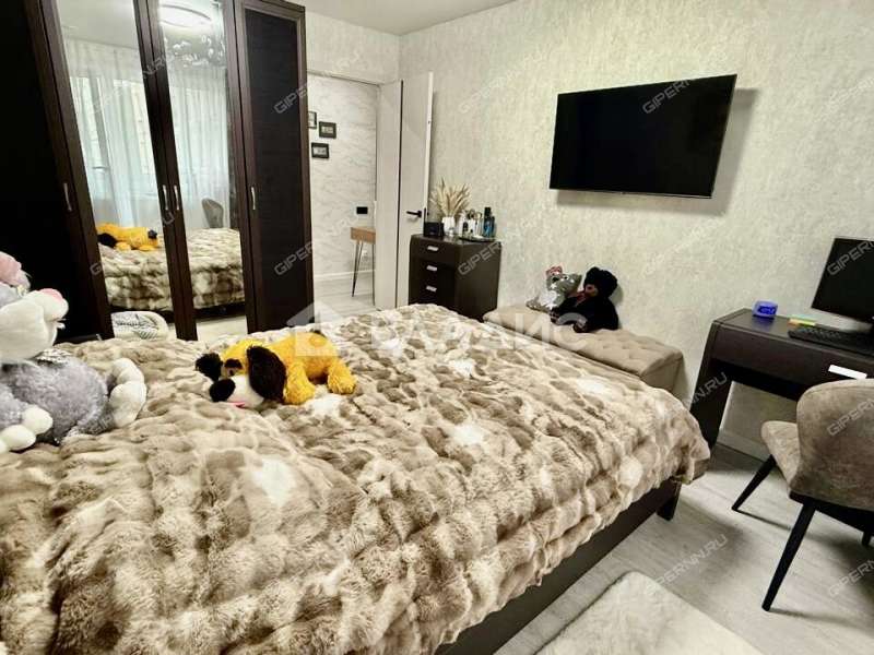 трёхкомнатная квартира на улице Коминтерна дом 16