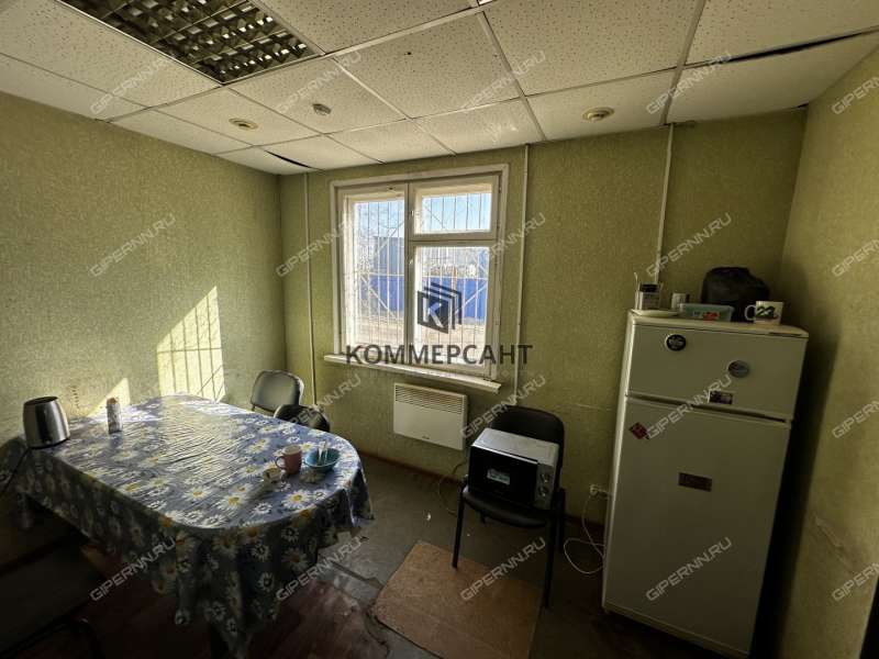 здание под офис, торговую площадь на улице Коновалова