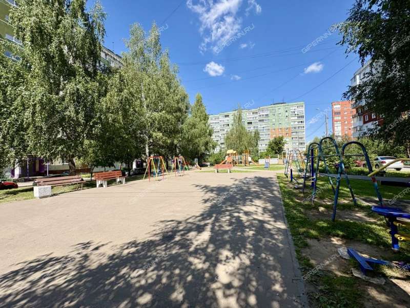трёхкомнатная квартира на улице Верхнепечёрская дом 8