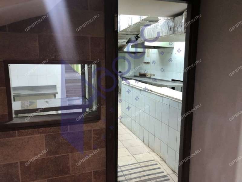 помещение под коммерческую недвижимость на улице Максима Горького