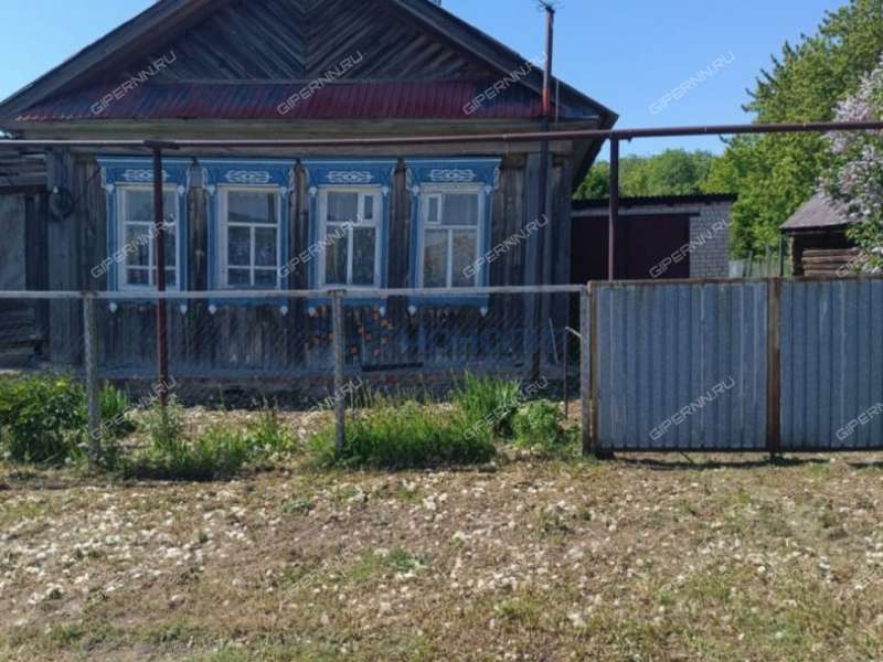 дом на Садовой улице село Большие Кемары