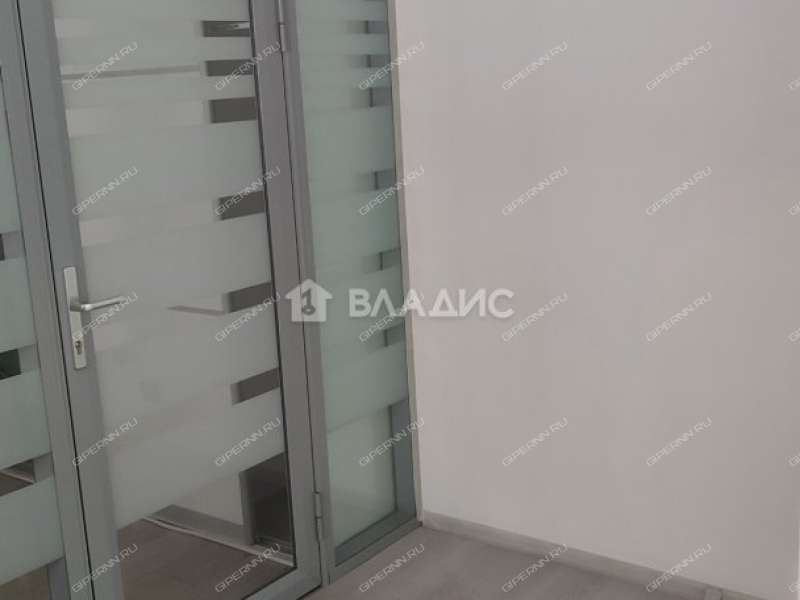 здание под офис, торговую площадь на Новой улице