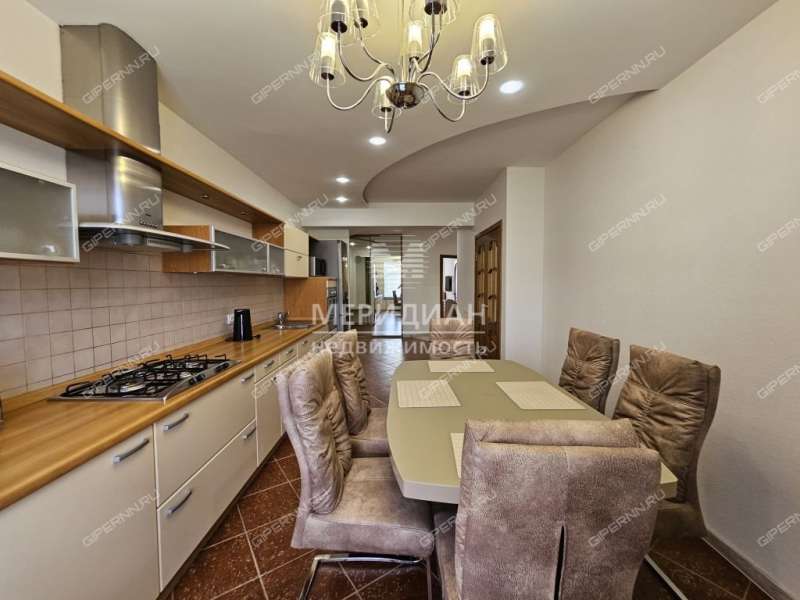 трёхкомнатная квартира на Арзамасской улице дом 5