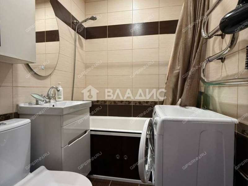 трёхкомнатная квартира на улице Федосеенко дом 79